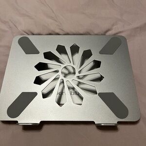 Skrebba  laptop stand